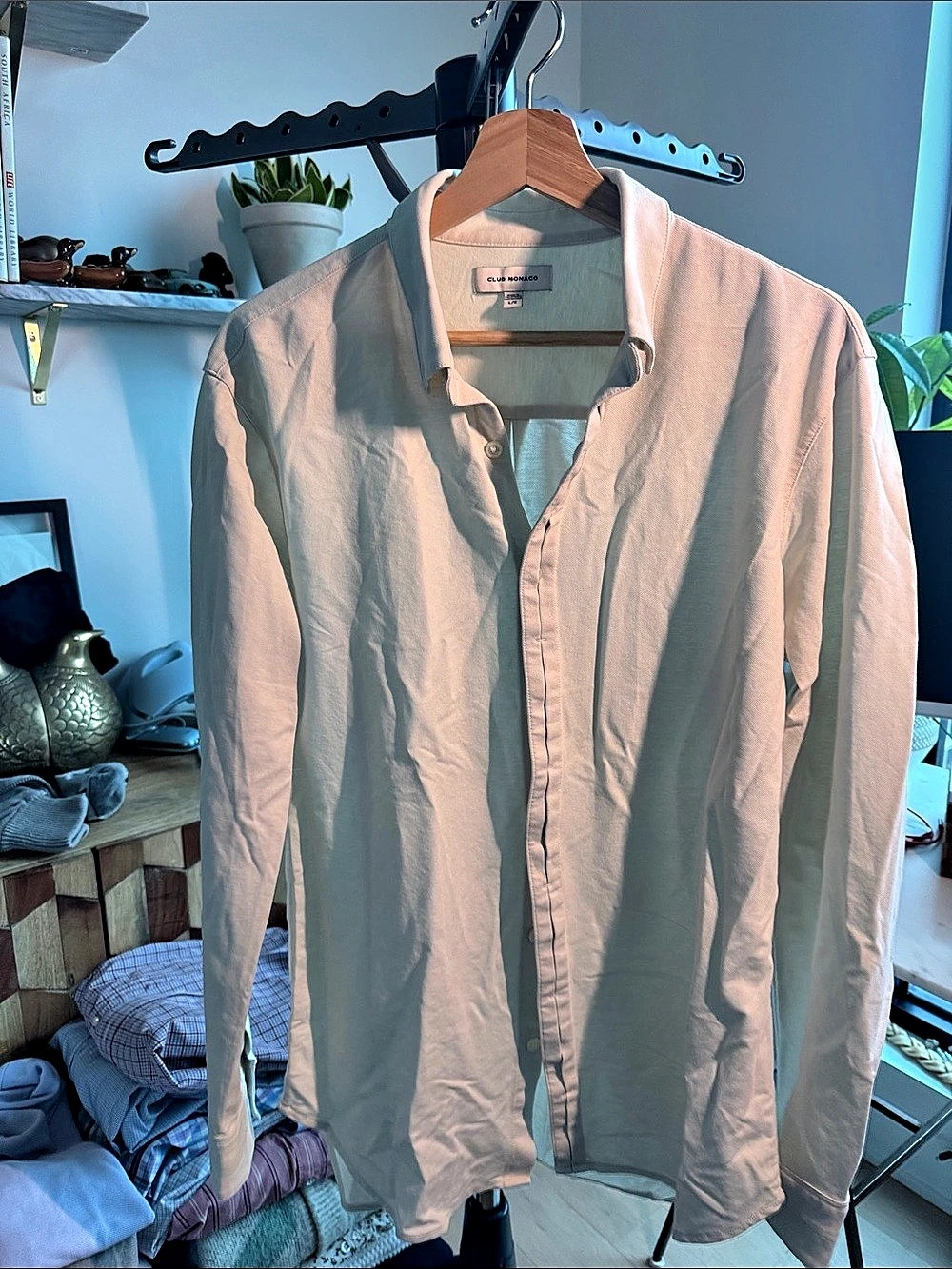Club Monaco Button Down Shirt in Beige Large Like New